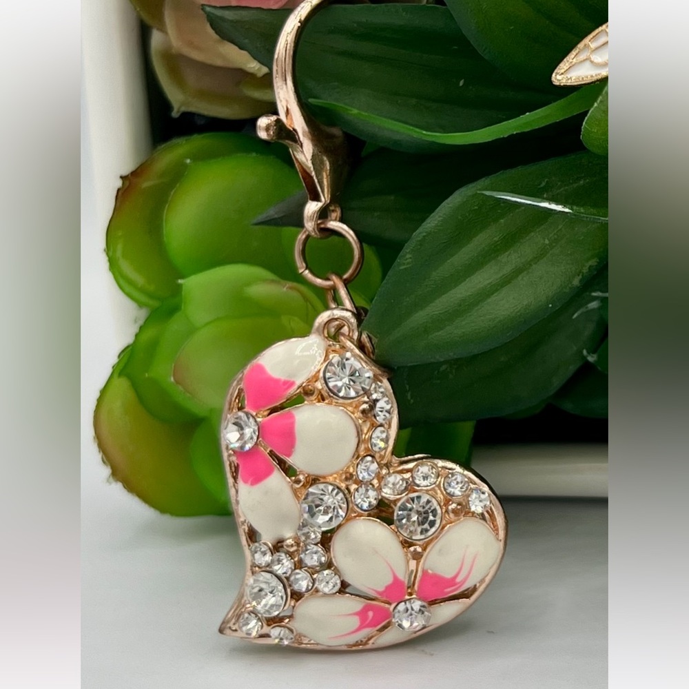 🌺Bundle of Purse/Bag Charms, Key Fobs, (Heart, Purse, Cat, Carriage, Fairy)🌸🌺 - Picture 3 of 15